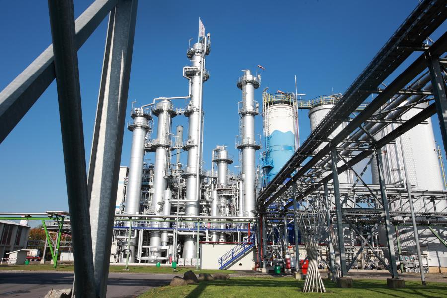 Germany: EIB commits €500 million loan to back research and development at Evonik